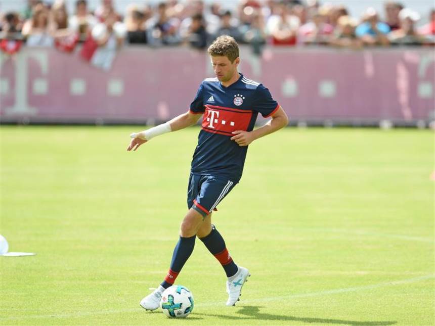 Als letzter Bayer gefordert - Müller will "wertvoll" sein In diesem Jahr absolviert Thomas Müller die volle Vorbereitung. Foto: Andreas Gebert