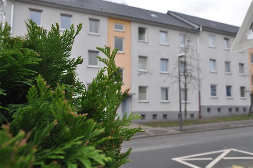 Bund erhöht Zuweisungen, doch Mittel reichen nicht In diesen Gebäuden an der Harkortstraße sind Asylbewerber untergebracht.