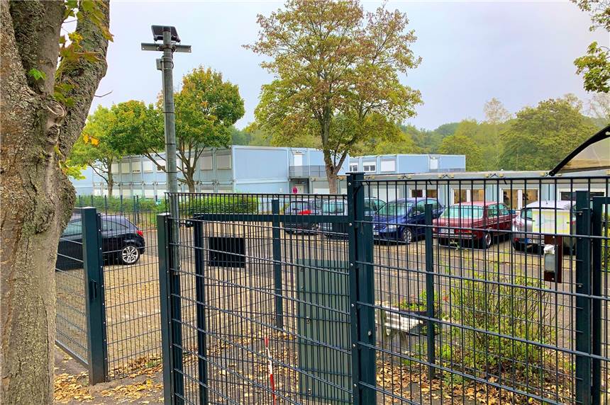 Stadt Dortmund öffnet Flüchtlingsunterkunft für Obdachlose In dieser Flüchtlingsunterkunft an der Mergelteichstraße können ab sofort auch wohnungslose Menschen übernachten.