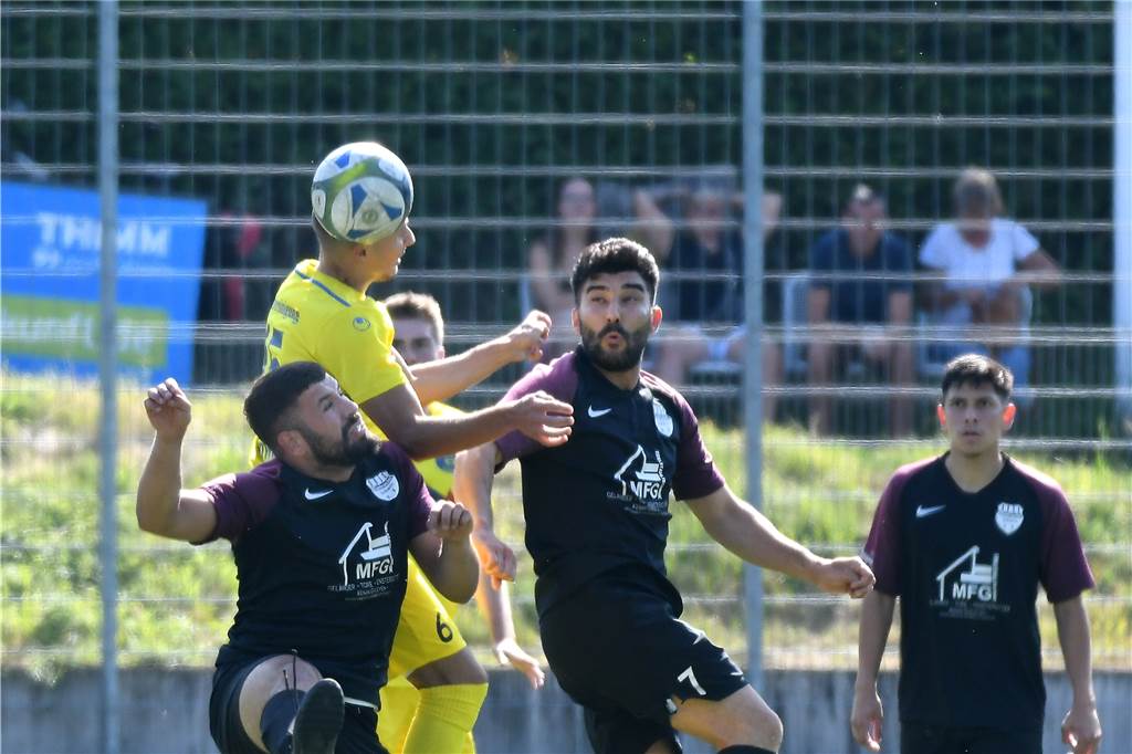 Überraschung bei Stadtmeisterschaft: Kreisligist Eintracht Ickern zieht ins Halbfinale ein In dieser Szene war die Spvg Schwerin obenauf. Am Ende gewann Eintracht Ickern dieses Viertelfinale.