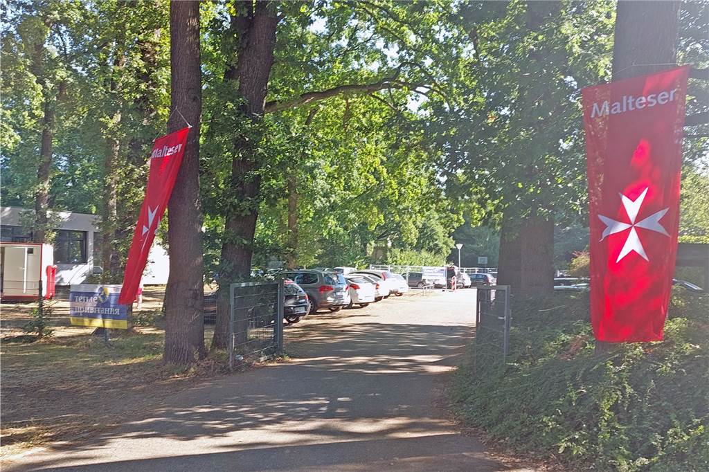 Ukraine-Flüchtlinge in Dorsten: Malteser kümmern sich um die Menschen Der Eingangsbereich zum Gelände Notunterkunft für Schutzsuchende aus der Ukraine