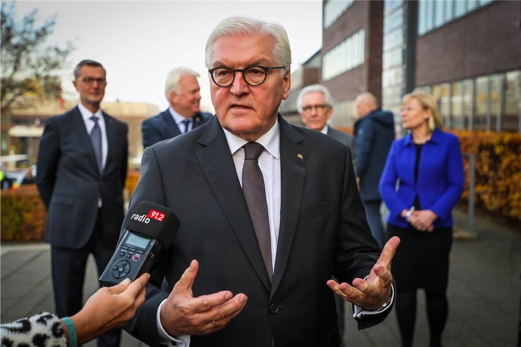 Bundespräsident Steinmeier besucht Dortmund - und kaum jemand kriegt es mit In Dortmund sehe man, wie sehr der Strukturwandel von der Wirtschaft abhänge. Das erklärte Bundespräsident Steinmeier am Freitag im Gespräch mit Medienvertretern.
