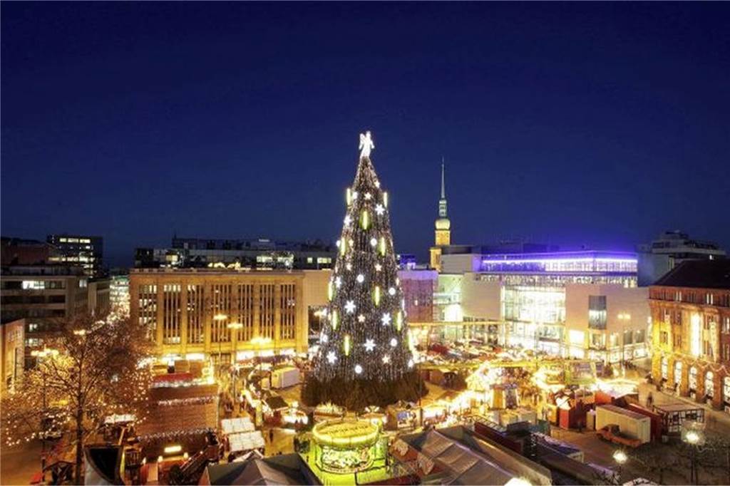 26 tolle Sehenswürdigkeiten in Dortmund und Umgebung In Dortmund wird jedes Jahr der größte Weihnachtsbaum Deutschlands aufgestellt. Nur 2020 wird wegen der Corona-Pandemie auf das Wahrzeichen verzichtet.