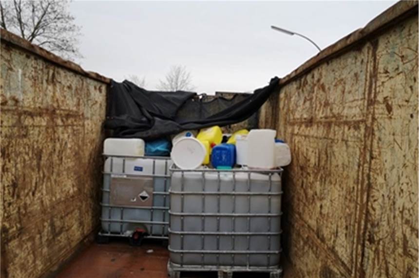 Illegal entsorgte Giftstoffe im Vredener Gewerbegebiet stammen auch aus Drogenproduktion In einem Container wurden im November chemische Flüssigkeiten an der Karl-Benz-Straße in Vreden illegal entsorgt. Jetzt sucht die Stadt Zeugen.
