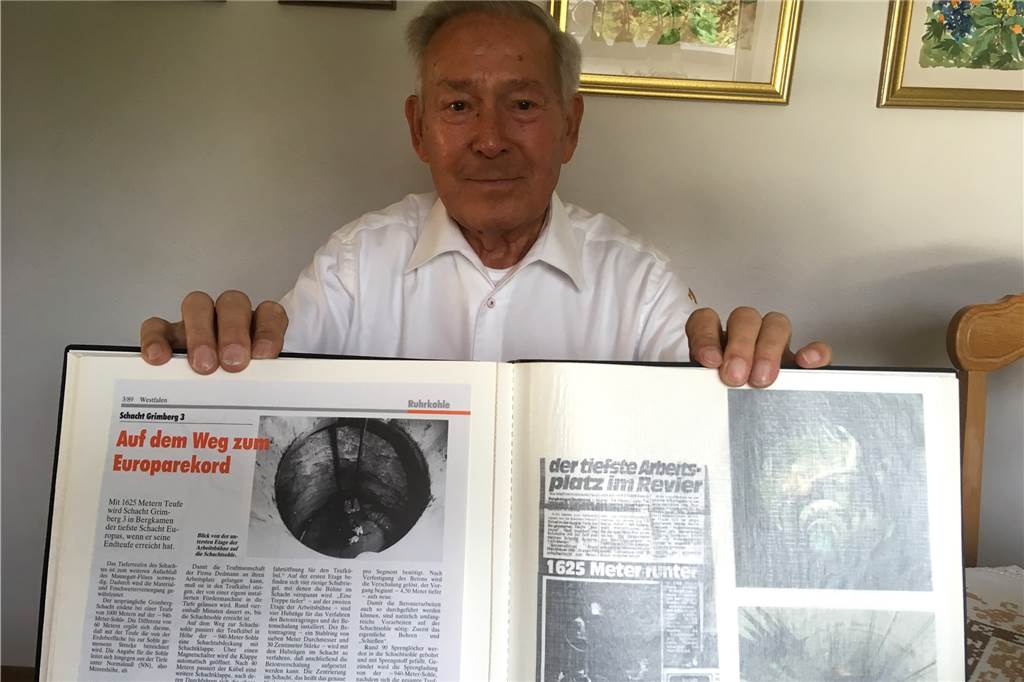 Wie mit Dortmunder Hilfe der tiefste Bergbauschacht Europas entstand In einem Fotoalbum hat Franz Dieckheuer Erinnerungen an seine Zeit als Bergmann gesammelt.