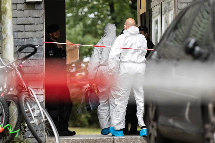 Mordkommission ermittelt im Fall Solingen - Experte glaubt an Überforderung der Mutter In einem Haus in Solingen sind fünf tote Kinder gefunden worden. Die Polizei ermittelt nun.
