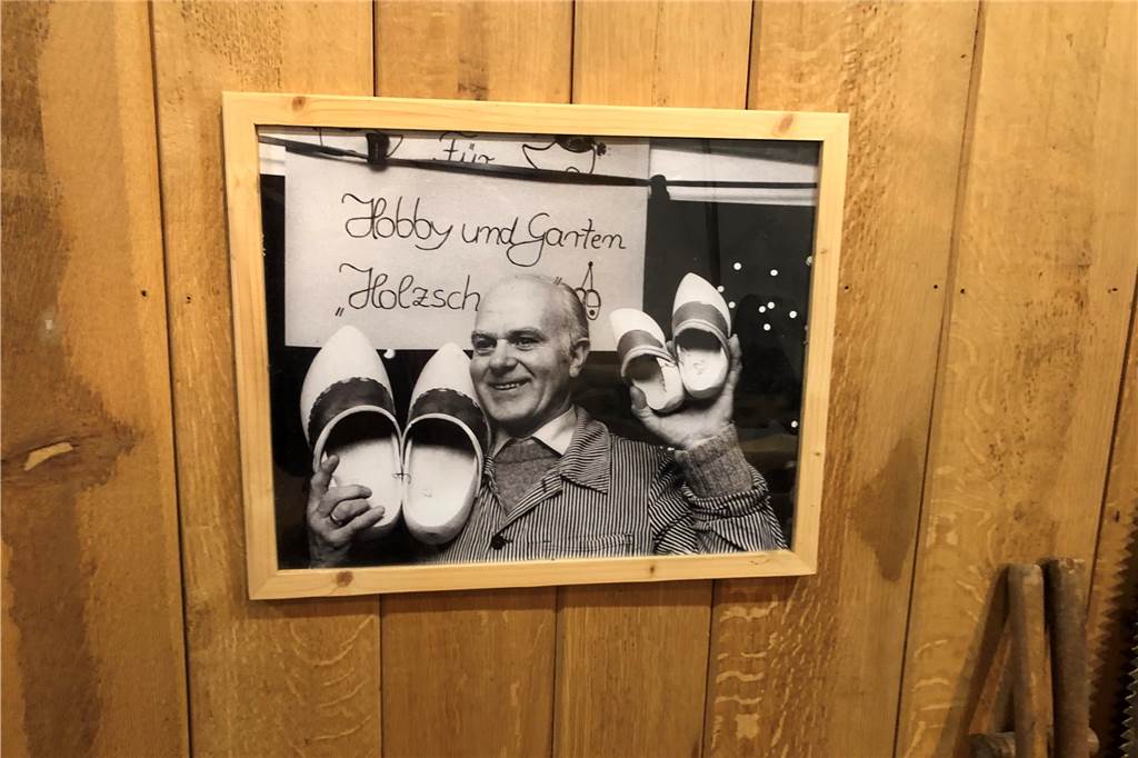In einem kleinen Museum neben der Werkstatt hängt auch ein Bild von Vater Paul Berning bei einem erfolgreichen Messeauftritt.