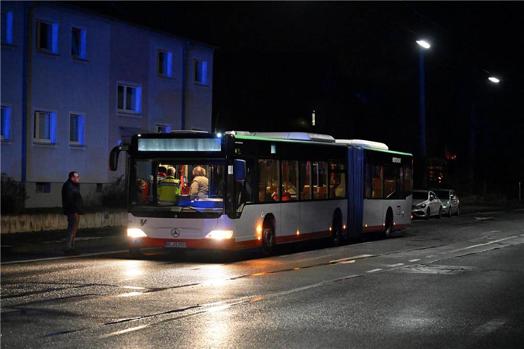 Ein Linienbus der Vestischen steht auf der Ludwigstraße in Oer-Erkenschwick.