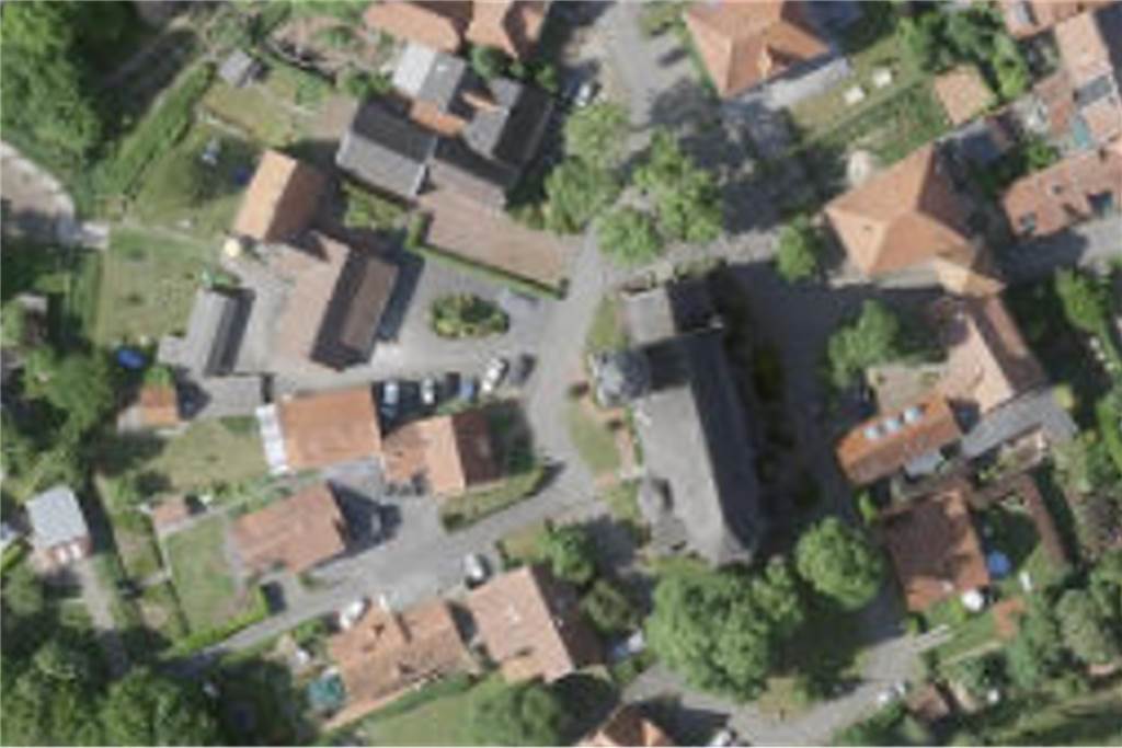 Drogenplantage auf der Burg: Betreiber hatte scharfe Pistole im Bett Luftbild der Burg in Nienborg
