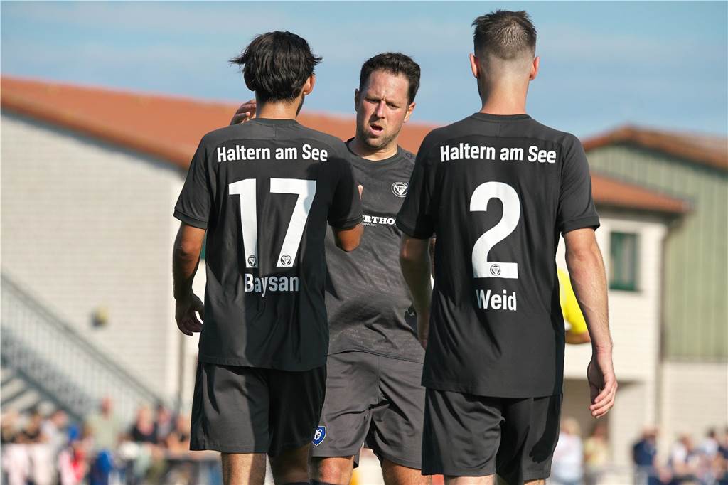 In einem spannenden Finale verteidigte der TuS Haltern am See seinen Stadtmeister-Titel dank eines 2:1-Sieges gegen Ausrichter TuS Sythen.