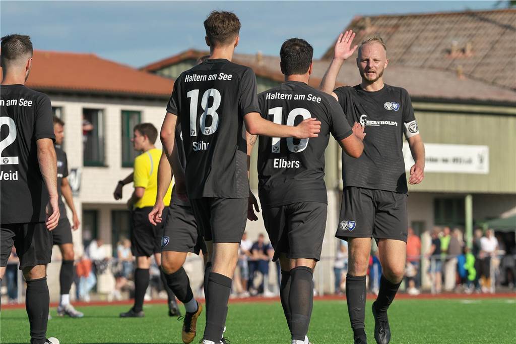 In einem spannenden Finale verteidigte der TuS Haltern am See seinen Stadtmeister-Titel dank eines 2:1-Sieges gegen Ausrichter TuS Sythen.