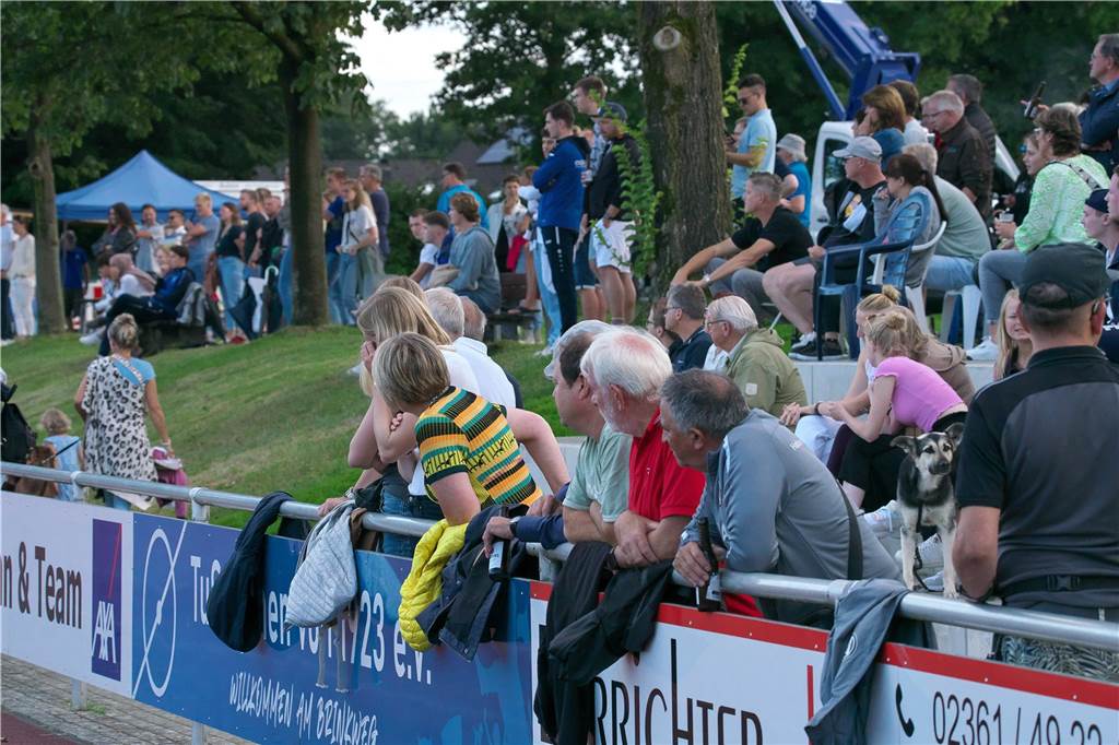 In einem spannenden Finale verteidigte der TuS Haltern am See seinen Stadtmeister-Titel dank eines 2:1-Sieges gegen Ausrichter TuS Sythen.