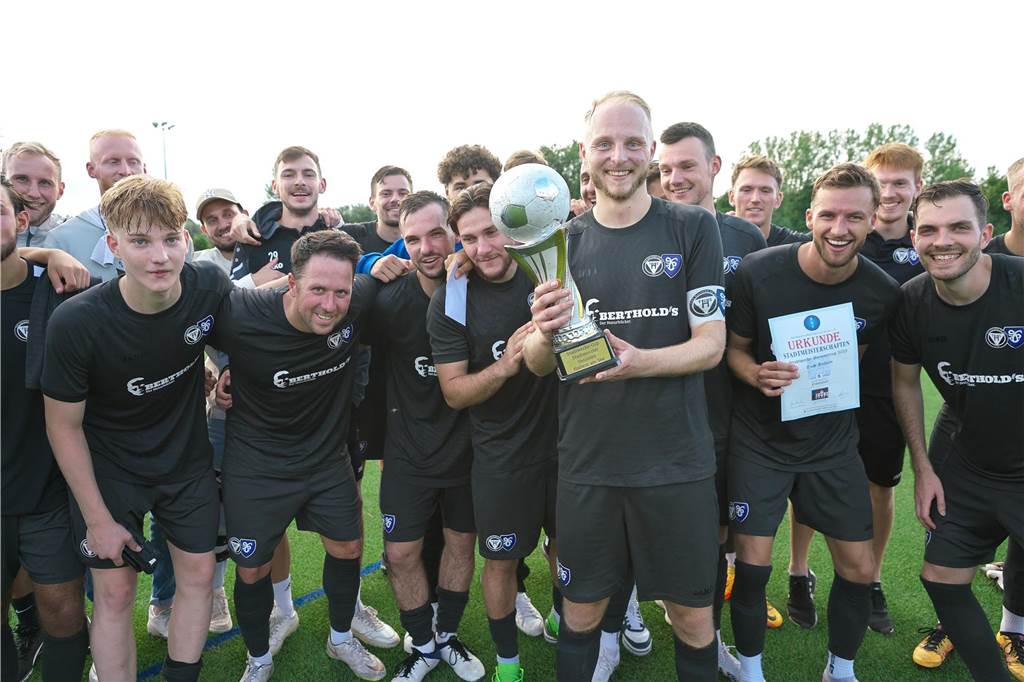 In einem spannenden Finale verteidigte der TuS Haltern am See seinen Stadtmeister-Titel dank eines 2:1-Sieges gegen Ausrichter TuS Sythen.
