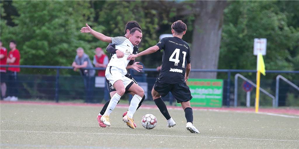 Highlights und Interviews im Video: FC Marl schmeißt TuS Haltern aus dem Pokal In einem spannenden Pokalspiel setzten sich am Ende die Marler um Ahmet Acar gegen die Gäste aus Haltern durch.