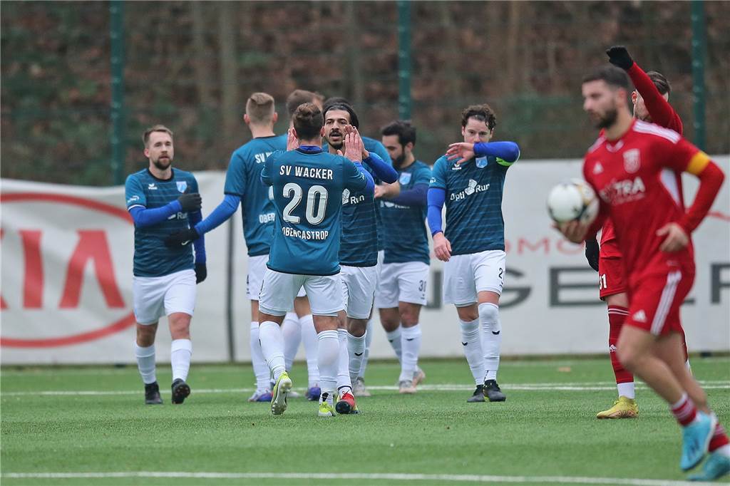 Wacker Obercastrop gegen Lüner SV: Über 60 Fotos vom rasanten Testspiel In einem Testspiel setzte sich der SV Wacker Obercastrop nach einem 0:1-Rückstand mit 3:1 gegen den Lüner SV durch.