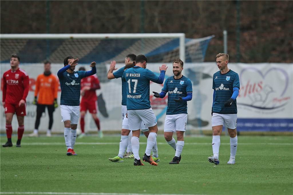 Wacker Obercastrop gegen Lüner SV: Über 60 Fotos vom rasanten Testspiel In einem Testspiel setzte sich der SV Wacker Obercastrop nach einem 0:1-Rückstand mit 3:1 gegen den Lüner SV durch.