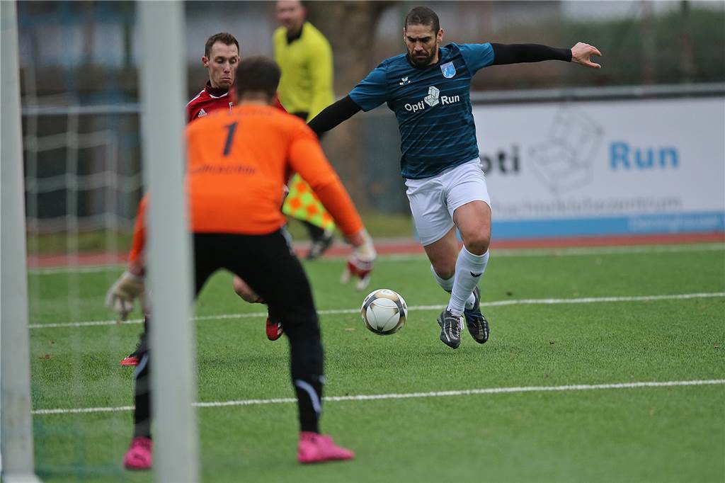 Wacker Obercastrop gegen Lüner SV: Über 60 Fotos vom rasanten Testspiel In einem Testspiel setzte sich der SV Wacker Obercastrop nach einem 0:1-Rückstand mit 3:1 gegen den Lüner SV durch.