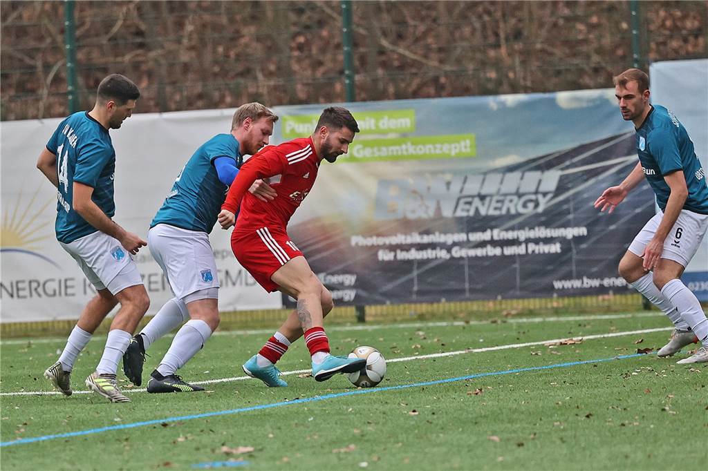 Wacker Obercastrop gegen Lüner SV: Über 60 Fotos vom rasanten Testspiel In einem Testspiel setzte sich der SV Wacker Obercastrop nach einem 0:1-Rückstand mit 3:1 gegen den Lüner SV durch.