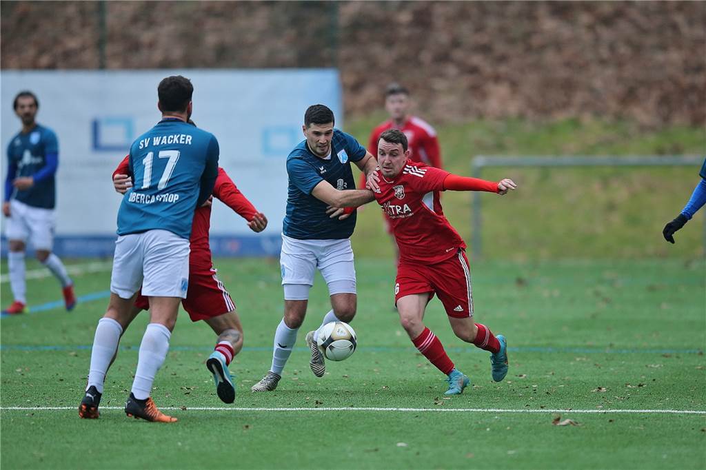 Wacker Obercastrop gegen Lüner SV: Über 60 Fotos vom rasanten Testspiel In einem Testspiel setzte sich der SV Wacker Obercastrop nach einem 0:1-Rückstand mit 3:1 gegen den Lüner SV durch.