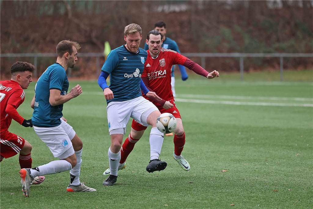 Wacker Obercastrop gegen Lüner SV: Über 60 Fotos vom rasanten Testspiel In einem Testspiel setzte sich der SV Wacker Obercastrop nach einem 0:1-Rückstand mit 3:1 gegen den Lüner SV durch.