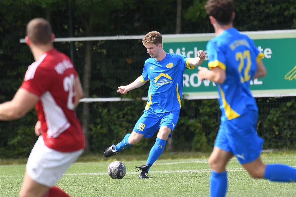 In einem Testspiel trafen die Spvg Schwerin und der VfB Hüls aufeinander. Das Duell endete mit einem 1:1 durch zwei späte Tore.