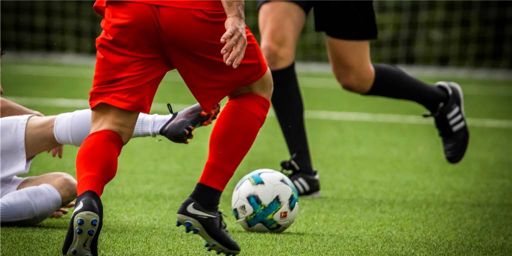 Spielabbruch in Dortmunder Kreisliga - Trainer: „Finde es brutal schade und bin enttäuscht“ In einer Dortmunder Kreisliga kam es am Sonntag zu einem Spielabbruch.