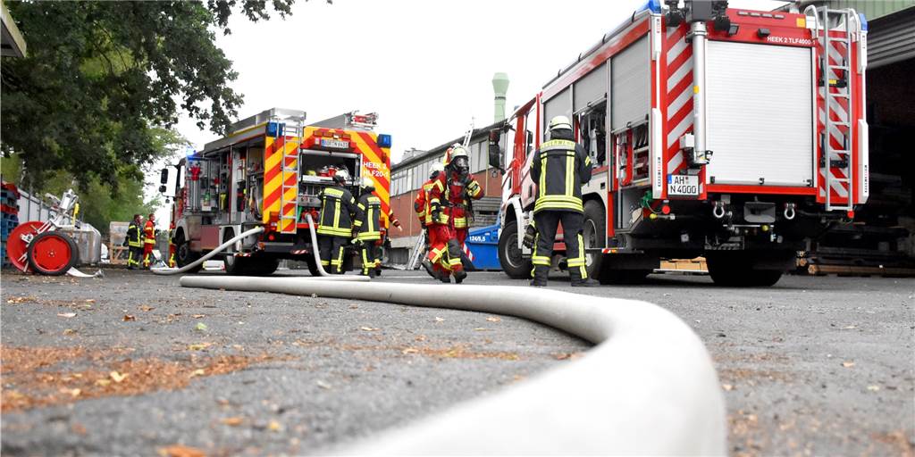 Gießerei-Filter brennt: Zwei Arbeiter kommen vorsorglich ins Krankenhaus In einer Gießerei an der Eper Straße ist am Mittwochmittag Feuer in einer Absaug- und Filteranlage ausgebrochen. Der Löschzug Nienborg hatte die Flammen schnell im Griff. Zwei Mitarbeiter des Unternehmens kamen zur Sicherheit ins Krankenhaus nach Ahaus.