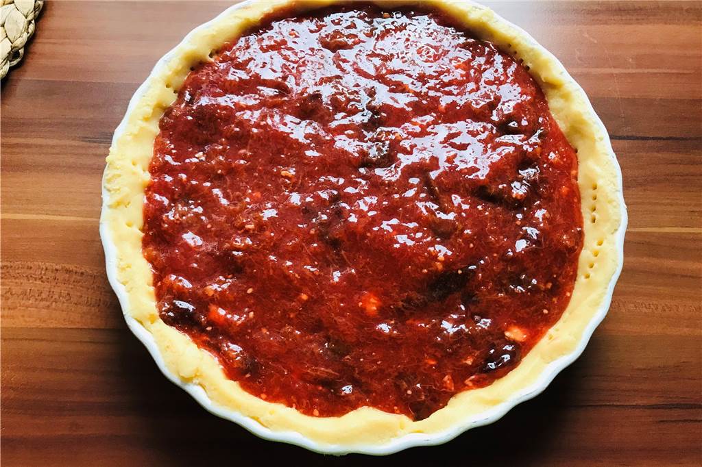 Herbstlich-fruchtige Zwetschgen-Tarte - So gut kann ein saisonaler Einkauf sein In einer neuen Folge von "Angie backt" gab es eine Tarte mit frischen Pflaumen.PflaumentarteBackblog