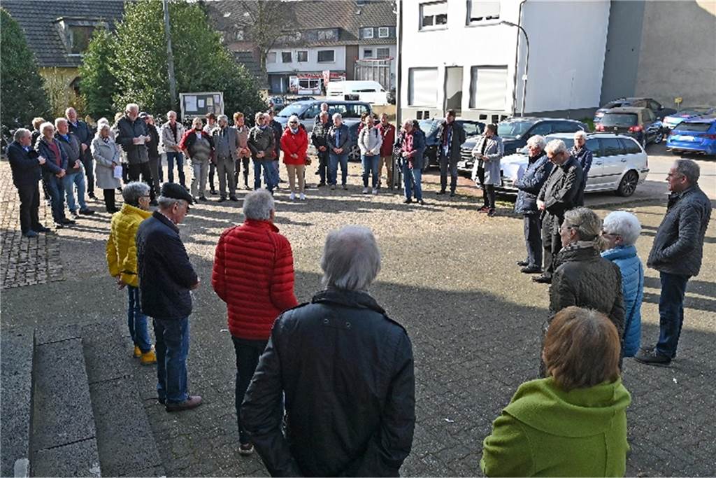 80 Jahre Zerstörung Dorstens: Wahrzeichen wird filmisch inszeniert Gedenkveranstaltung vor der Pfarrkirche St. Matthäus statt im Jahr 2022.
