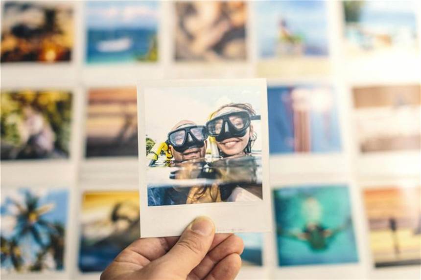 So bleibt die Urlaubserholung länger erhalten In Erinnerungen zu schwelgen macht nicht nur Spaß. Es trägt auch dazu bei, ein wenig länger von der Urlaubserholung zu zehren. Foto: Konstantin Trubavin