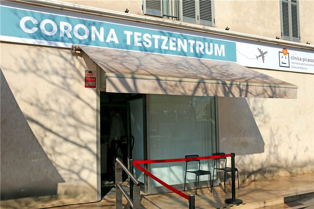 Mallorca trotz Corona: Kosten, Tests, Sperrstunde - die Regeln im Überblick In Facharztpraxen, Krankenhäusern oder Testzentren wie dem "Test & Fly" müssen Urlauber vor dem Rückflug einen Antigenschnelltest machen lassen.