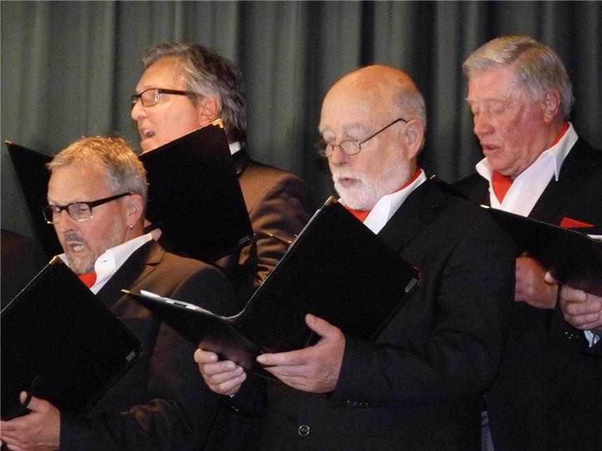 150 Jahre - so feierte der MGV Harmonia Olfen In fünf Probemonaten hatten die Sänger des Männergesangvereines "Harmonia" Olfen das Programm für das Jubiläumskonzert unter der Leitung von Dirk Franek geprobt