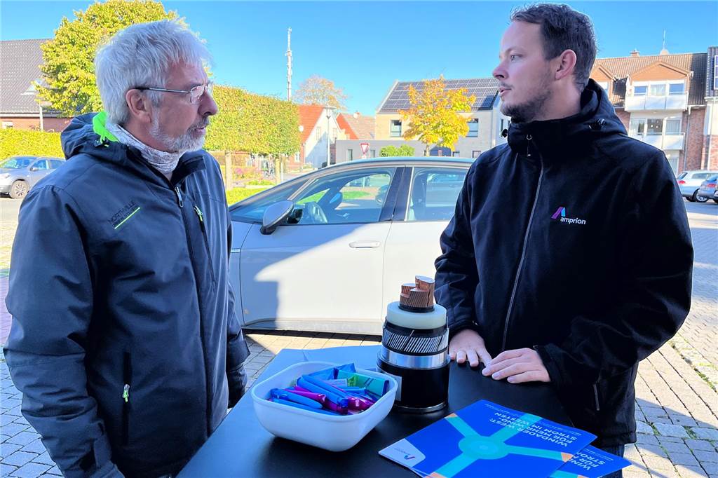 Bruno König (l.) im Gespräch mit Projektsprecher Stefan Sennekamp.