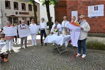 In Haltern feierten die Frauen Wortgottesdienst vor der Sixtus-Kirche.
