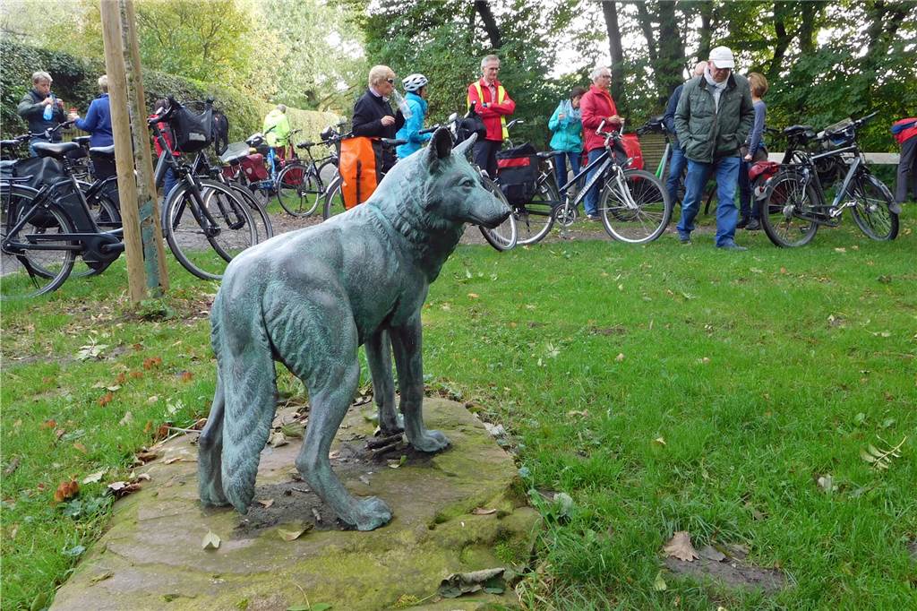 Der letzte Wolf Westfalens hat keine eigenen Zähne mehr In Herbern steht ein Denkmal „Zum letzten Wolf".