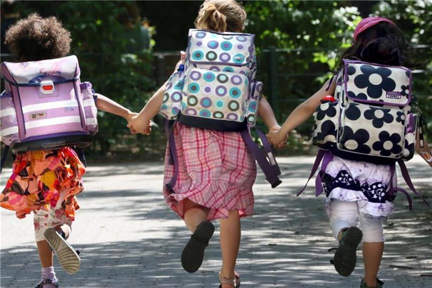 Erste Familien starten in die Sommerferien In Hessen, Rheinland-Pfalz und dem Saarland beginnen die Sommerferien. Foto: Stephanie Pilick