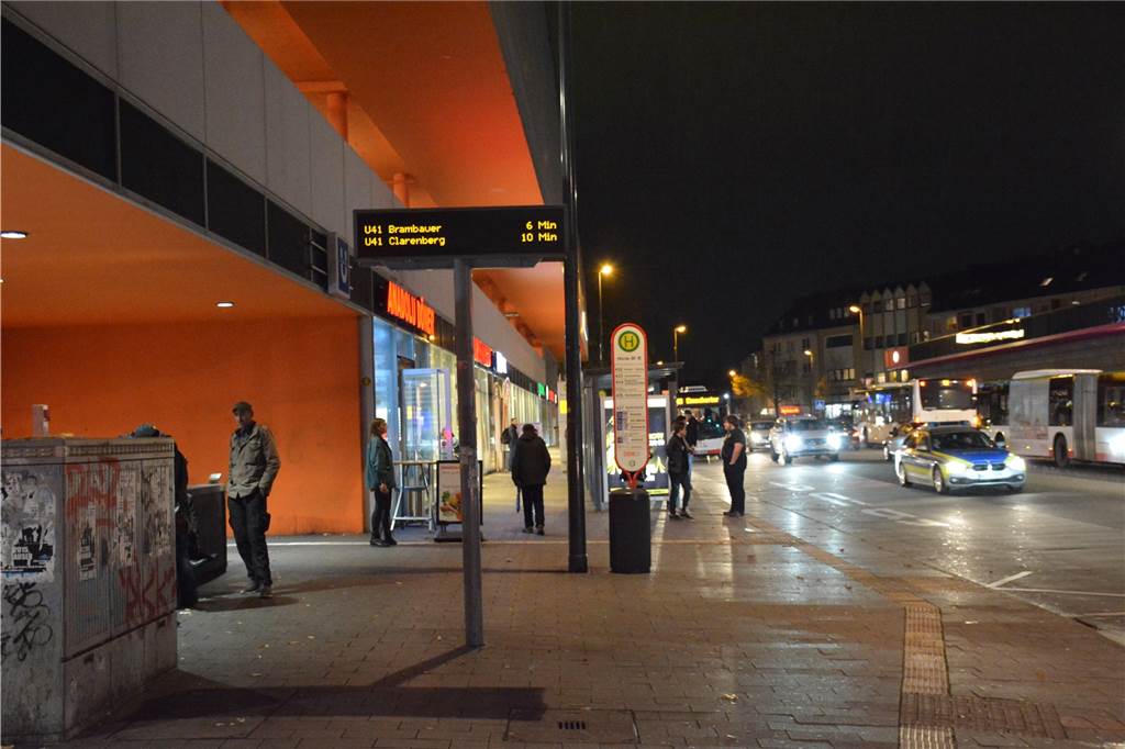 Der Angstraum am Hörder Bahnhof soll sicherer werden In Hörde gibt es, wie in vielen anderen Stadtteilen auch, eine Trinkerszene. Die stärkere Präsenz von Sicherheitsbeamten soll an den jeweiligen Hotspots für Ordnung sorgen.