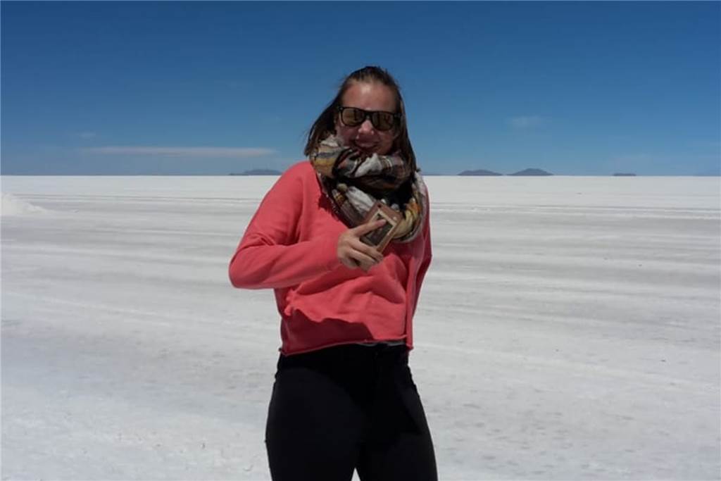 Mariette Schlichtmann betreut Häftlings-Kinder in Bolivien In ihrer Freizeit besuchte die 18-jährige auch die Salar de Uyuni, die mit 10.000 Quadratmetern größte Salzpfanne der Erde.