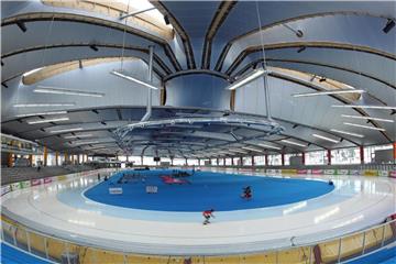 In Inzell hätten die Eisschnelllaufwettbewerbe stattfinden sollen. Foto: Friso Gentsch