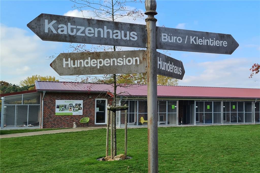 Corona-Pandemie für Julias Tierheim Herausforderung und Chance zugleich In Julias Tierheim gibt es nicht nur Katzen und Hunde, sondern auch Kleintiere. Die Tierpension ist wirtschaftlich ein wichtiges Standbein und durch Corona praktisch weggebrochen.