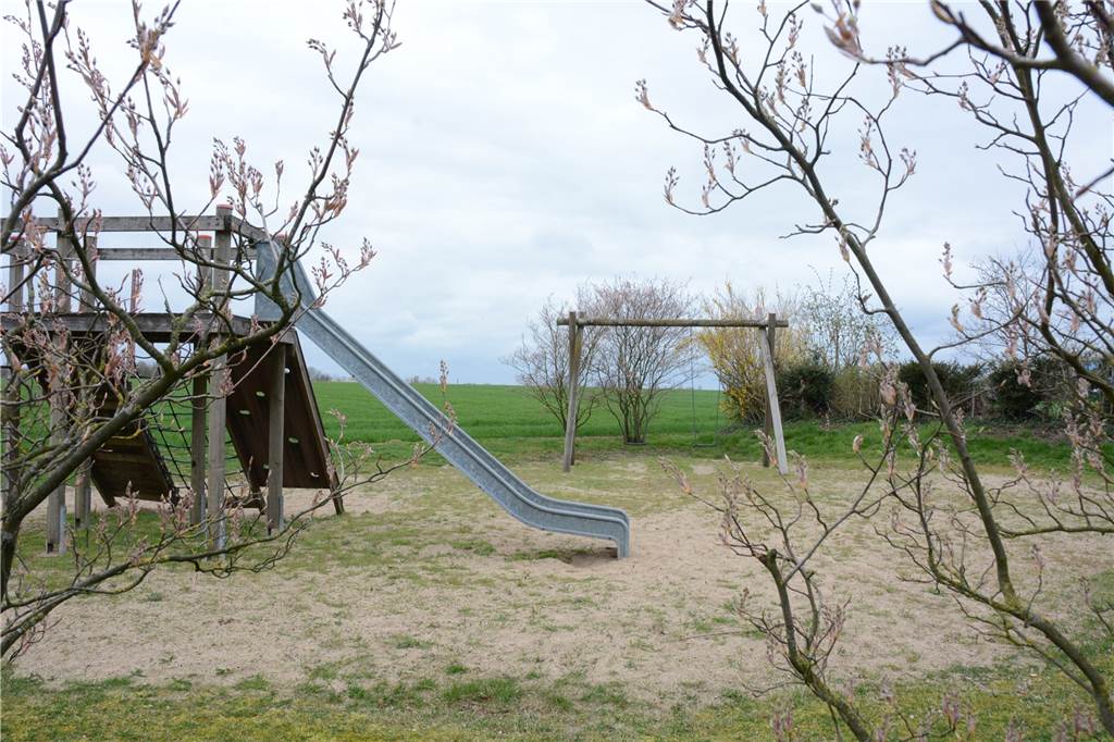Vinnum: Viel Lob für den neuen Dorfladen - aber heftige Kritik an der Verkehrsbelastung In keinem guten Zustand befindet sich der Spielplatz an der katholischen Kirche. Die Stadt hat die Sanierung gerade erst verschoben.