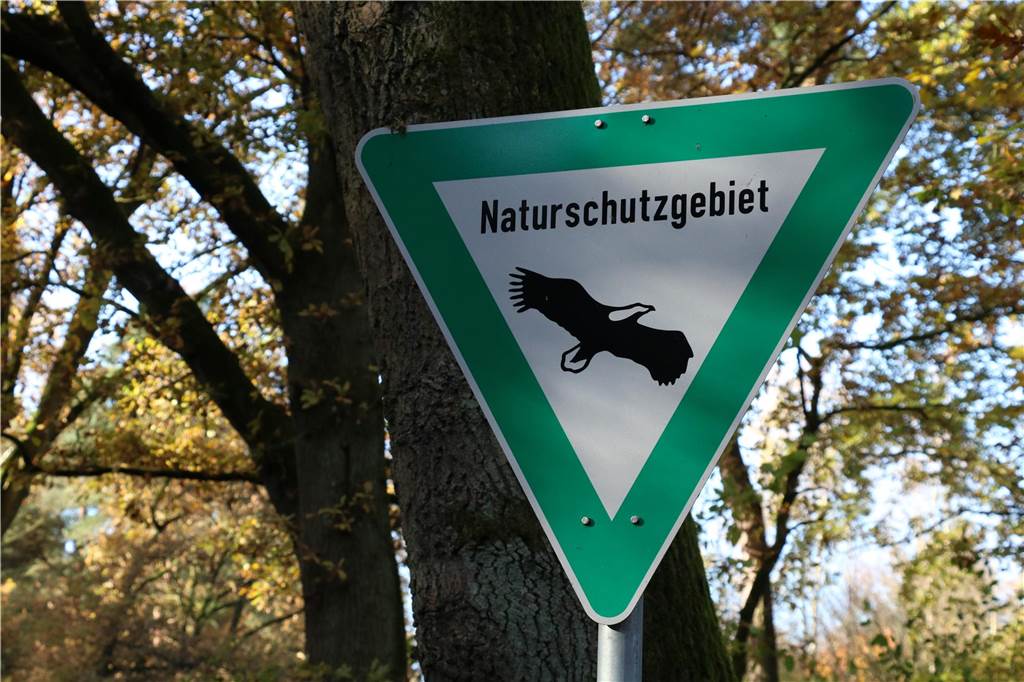 In Kirchhellen gibt es zahlreiche Naturschutzgebiete, wie die Kirchheller Heide oder am Schleitkamp, in denen besondere Verhaltensregeln gelten.