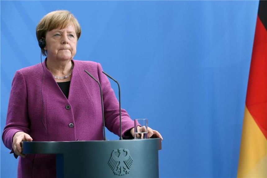 „In Krisenzeiten wie den derzeitigen Auseinandersetzungen westlicher Länder mit Russland versammeln sich die Menschen am ehesten hinter der „Staatsmacht“ - und das sind nach Einschätzung der Bevölkerung vor allem die Kanzlerin und die Union“, sagt Forsa-Chef Manfred Güllner Foto: Wolfgang Kumm