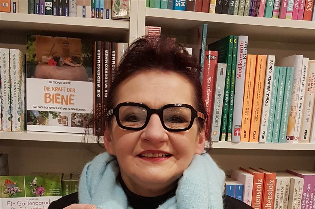 In Martina Tielkers Buchhandlung Leselust kann man Bücher am Rosenmontag nur bis 13 Uhr abholen. 