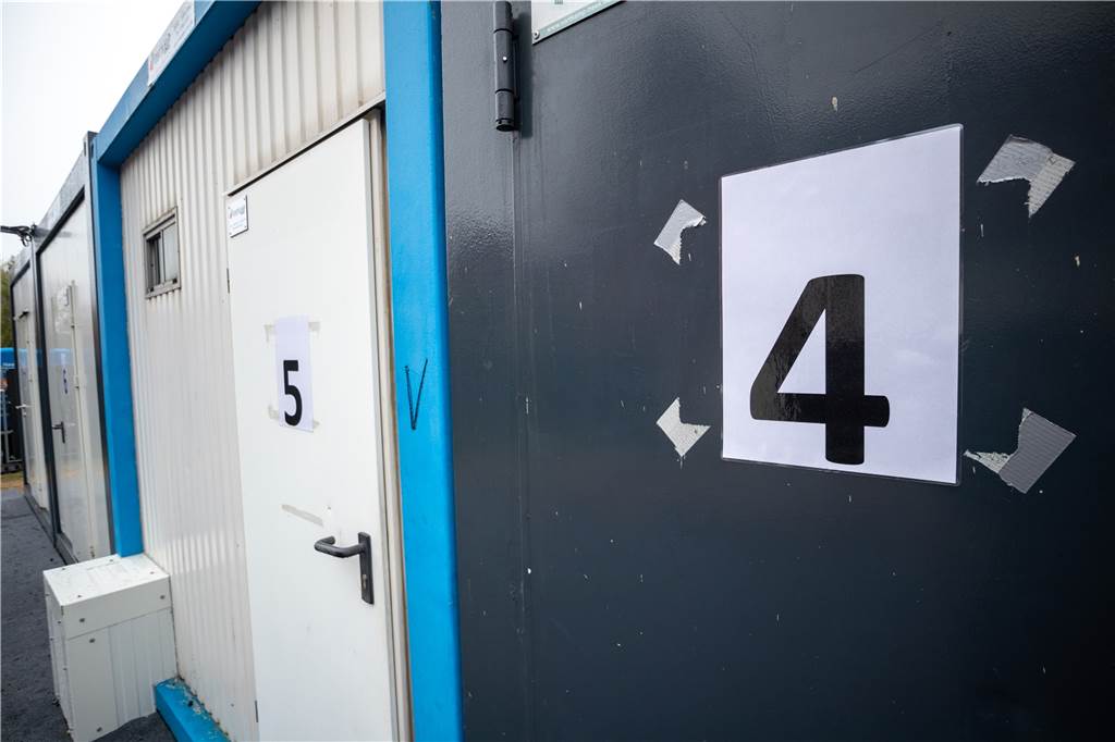 Flüchtlingsunterkünfte: Zwei Neubau-Standorte stehen fest In Nienborg stehen bereits einige Container als Flüchtlingsunterkünfte. Für den Fall der Fälle hat die Gemeinde weitere Container geordert. Sie sollen aber nur im Notfall aufgestellt werden.