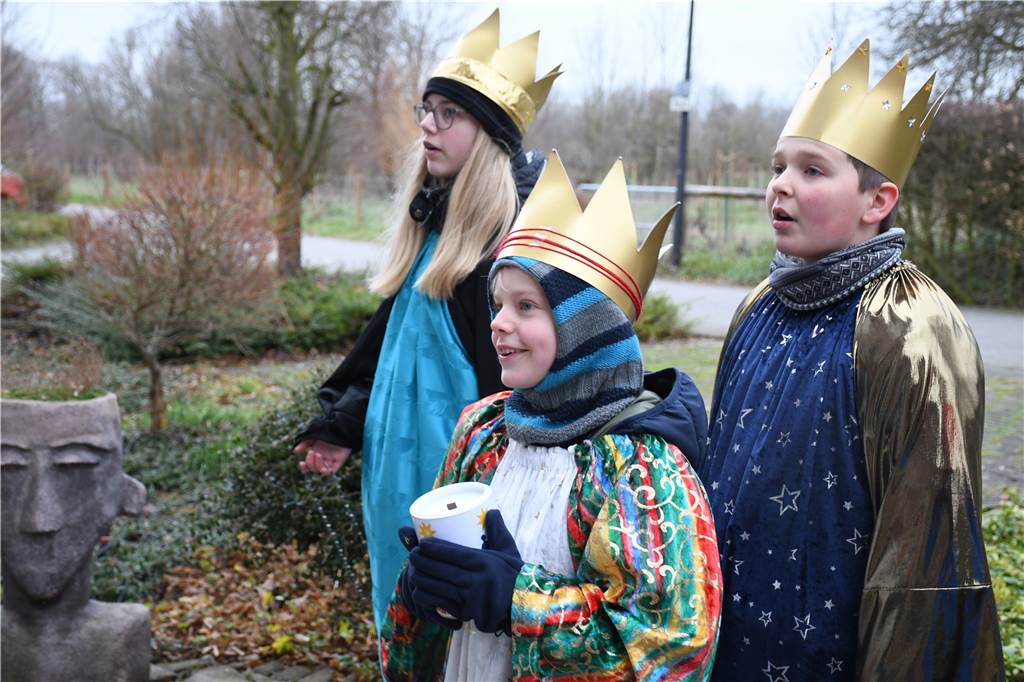 Sternsinger ziehen durch die Gemeinde: 30 Könige unterwegs in Nordkirchen In Nordkirchen waren die Sternsinger am Wochenende unterwegs.