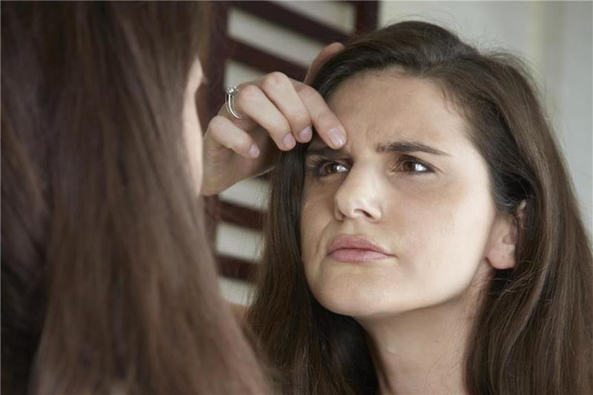 Ceramide sind der Klebstoff für Haut und Haare In Pflegeprodukten spielen Ceramide insbesondere als Anti-Aging-Wirkstoff eine wichtige Rolle. Foto: Magdalena Rodziewicz