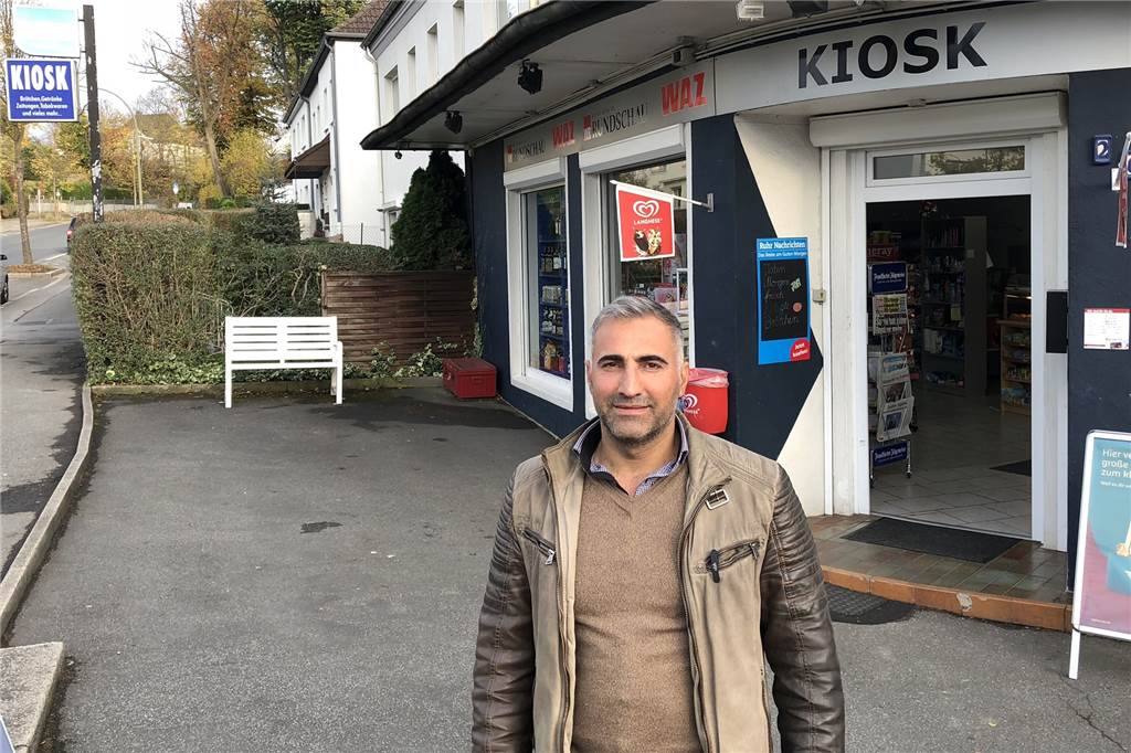 Barop: Beschauliche Dorfatmosphäre mitten in der Stadt - es sei denn, der BVB spielt In Schönau gibt es einen Kiosk, den Mitte September 2018 Kenan Özdemir vom langjährigen vormaligen Betreiber übernommen hat. Ansonsten ist die Nahversorgung in Barop nicht gerade üppig.