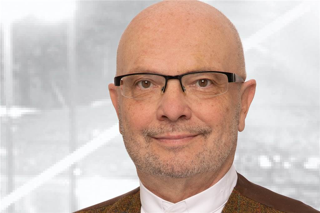 Bundeswehrsoldaten: Vom Einsatz in Dortmund geht es direkt nach Litauen In seinem zivilen Beruf arbeitet Detlev Lachmann als Beamter bei der Dortmunder Wirtschaftsförderung im Bereich des Social Innovation Centers (CSR) und ist dort zuständig für die gesellschaftliche Verantwortung der Unternehmen und Nachhaltigkeit.