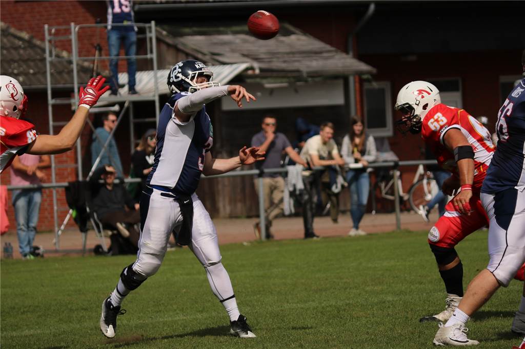 Vom „Brettsportler“ zum Quarterback – Wie der Zufall einen Lüner zum Football brachte In seiner Jugend war Sascha Koch nicht mit dem Football, sondern vor allem mit dem Tennisschläger unterwegs.